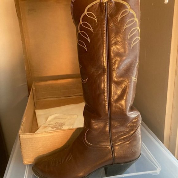 VINTAGE TONY LAMA COWBOY BOOTS mens 9.5 Excellent - Picture 11 of 15